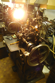 八光自動活字鋳造機